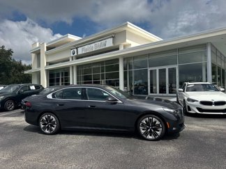 New 2026 BMW i5 eDrive40 w/ Premium Package image 1