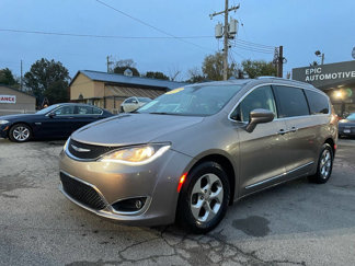 Used 2017 Chrysler Pacifica Touring-L Plus image 1