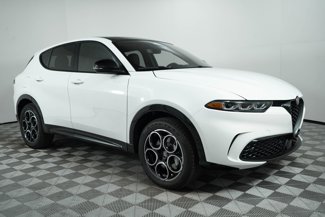 New 2025 Alfa Romeo Tonale w/ Premium Package image 1