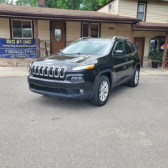 Used 2017 Jeep Cherokee Latitude w/ Cold Weather Group image 1