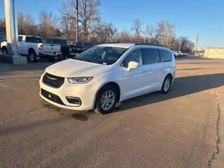 Used 2022 Chrysler Pacifica Touring-L image 1