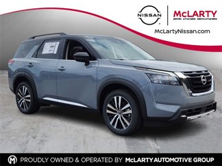 New 2025 Nissan Pathfinder Platinum image 1