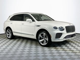 Used 2025 Bentley Bentayga image 1