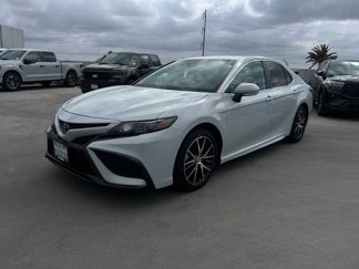 Used 2024 Toyota Camry SE image 1