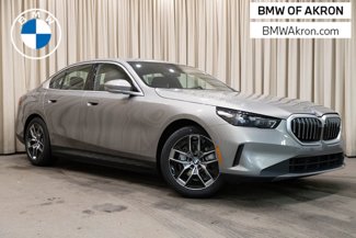 New 2025 BMW i5 xDrive40 w/ Premium Package image 1
