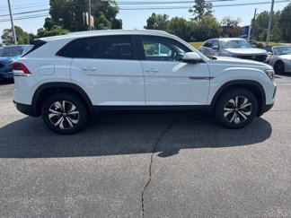 New 2026 Volkswagen Atlas Cross Sport SE image 1