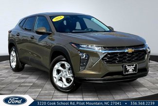 Used 2024 Chevrolet Trax LS w/ LS Convenience Package image 1