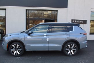 New 2025 Mitsubishi Outlander SEL image 1