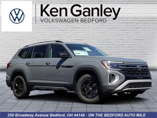 New 2025 Volkswagen Atlas Peak Edition SE image 1