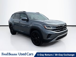 Used 2023 Volkswagen Atlas SE w/ Black Wheel Package image 1