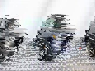 Used 2025 Honda Pilot Touring image 1