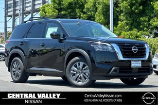 New 2025 Nissan Pathfinder SV w/ SV Premium Package image 1