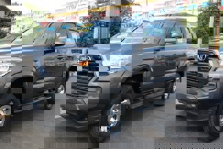 Used 2017 Toyota Tacoma SR image 1