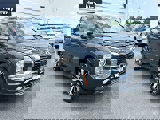New 2025 Mitsubishi Outlander AWD image 1