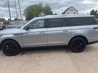 Used 2022 Lincoln Navigator L Reserve image 1