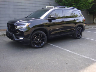 Used 2025 Honda Passport Black Edition image 1