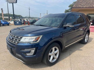 Used 2017 Ford Explorer XLT image 1