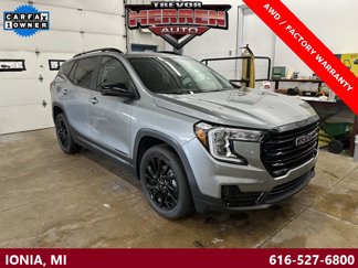 Used 2023 GMC Terrain SLE w/ Driver Convenience Package image 1