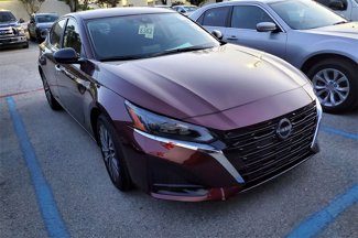 Used 2025 Nissan Altima 2.5 SV image 1