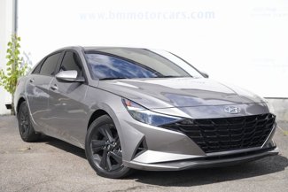 Used 2023 Hyundai Elantra SEL image 1