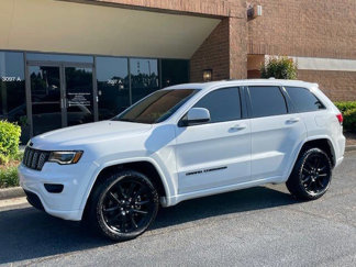 Used 2021 Jeep Grand Cherokee Laredo X image 1