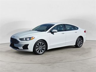 Used 2020 Ford Fusion SE image 1