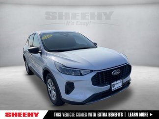 Certified 2025 Ford Escape Active w/ Cold Weather Package image 1
