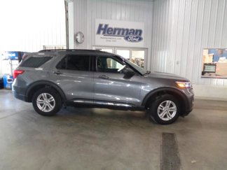 Certified 2022 Ford Explorer XLT w/ Equipment Group 202A image 1