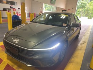 Used 2024 Hyundai Elantra SEL image 1