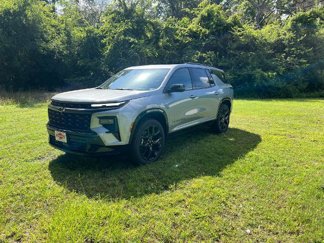 New 2025 Chevrolet Traverse RS w/ LPO, Floor Liner Package image 1
