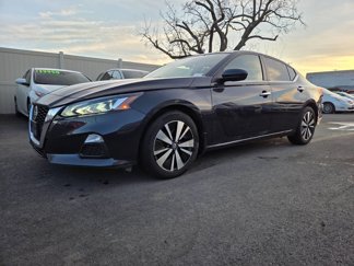 Used 2021 Nissan Altima 2.5 SV image 1