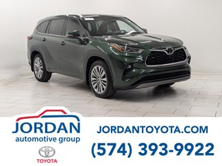Used 2024 Toyota Highlander Platinum image 1