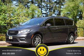 Used 2021 Chrysler Pacifica Touring image 1