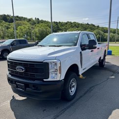 New 2025 Ford F250 4x4 Crew Cab Super Duty image 1