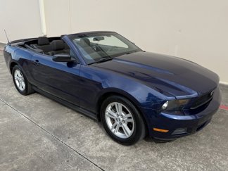 Used 2012 Ford Mustang Convertible image 1