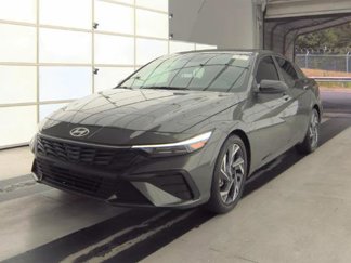 Used 2025 Hyundai Elantra Sport image 1