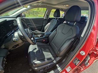 Used 2023 Hyundai Elantra Limited image 1