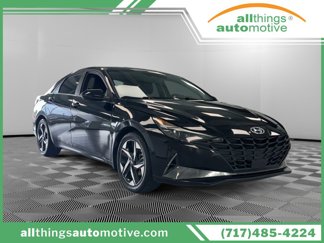 Used 2023 Hyundai Elantra Limited image 1