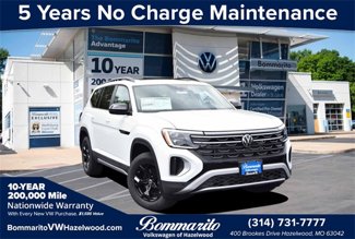 New 2025 Volkswagen Atlas Peak Edition SE image 1