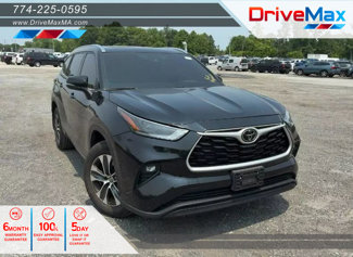 Used 2021 Toyota Highlander XLE image 1