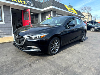 Used 2018 MAZDA MAZDA3 Touring image 1