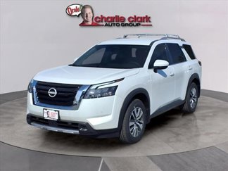 New 2025 Nissan Pathfinder SL image 1
