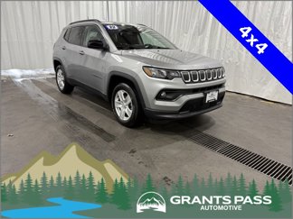 Used 2022 Jeep Compass Latitude w/ Sun and Sound Group image 1