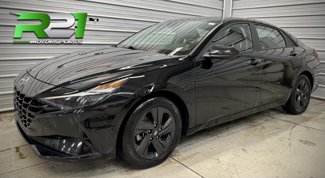Used 2021 Hyundai Elantra Blue image 1