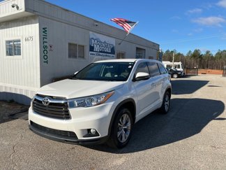 Used 2016 Toyota Highlander LE image 1