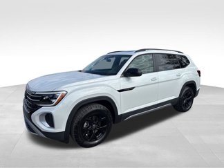 New 2026 Volkswagen Atlas Peak Edition image 1