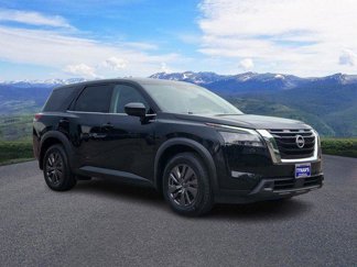 Used 2023 Nissan Pathfinder S image 1