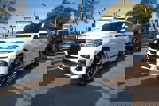 Used 2022 BMW X7 xDrive40i w/ M Sport Package image 1