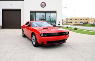 Used 2018 Dodge Challenger SXT image 1