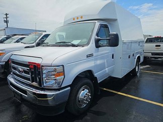 Used 2025 Ford E-350 and Econoline 350 Super Duty w/ Power Equipment Group image 1
